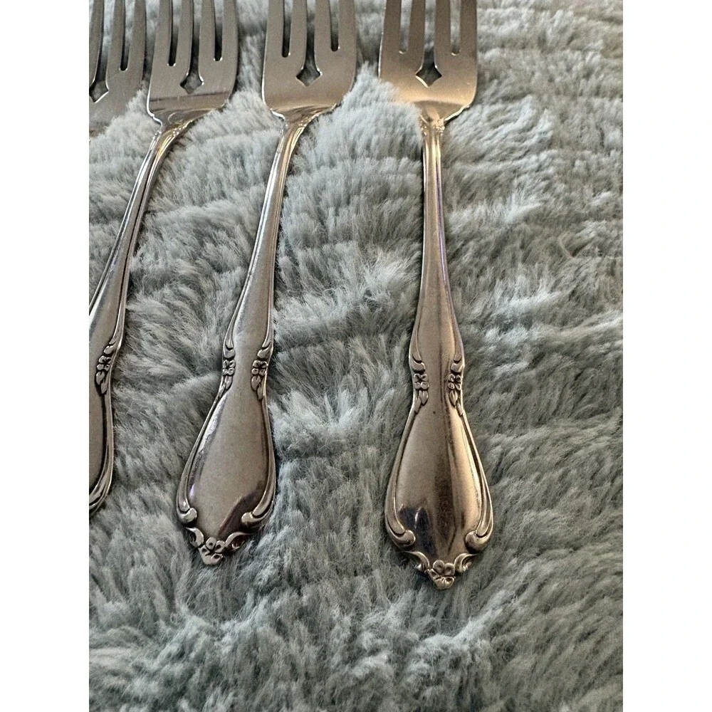 Oneida Craft Stainless Chateau 4 Salad Forks Deluxe